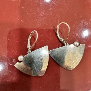 Elegant Silver Fan-Shaped Pearl Earrings